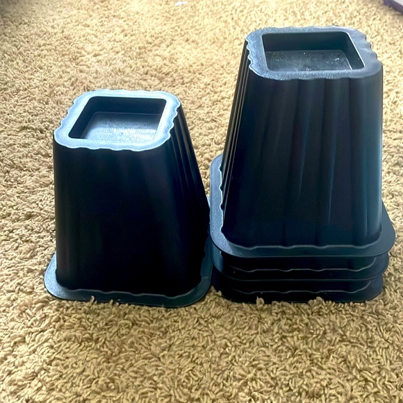 Bed raisers for dorm room or any other bed - Picture 1 of 1